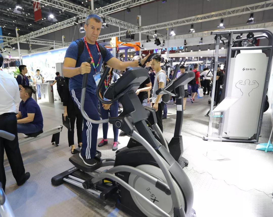 健身器材-椭圆机